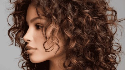 5 Best Products For Frizzy Hair (That Actually Work)